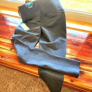 Slim Factor, Women's Leggings, Gray, size Small.